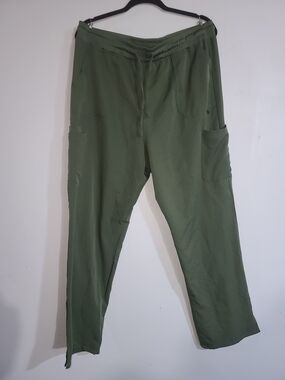 Scrubs Relaxed Wide-Leg Cargo Pants in Olive Green